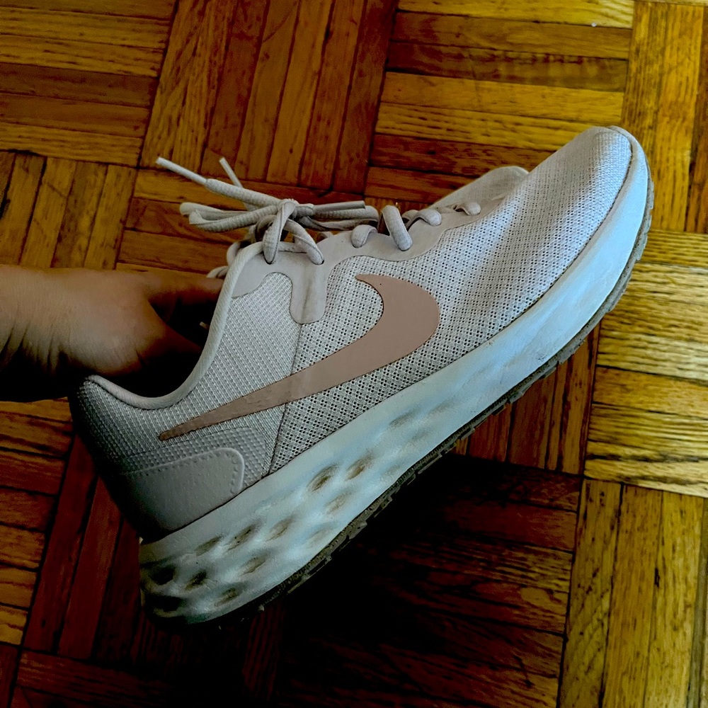 Nike shoes in excellent shape!
